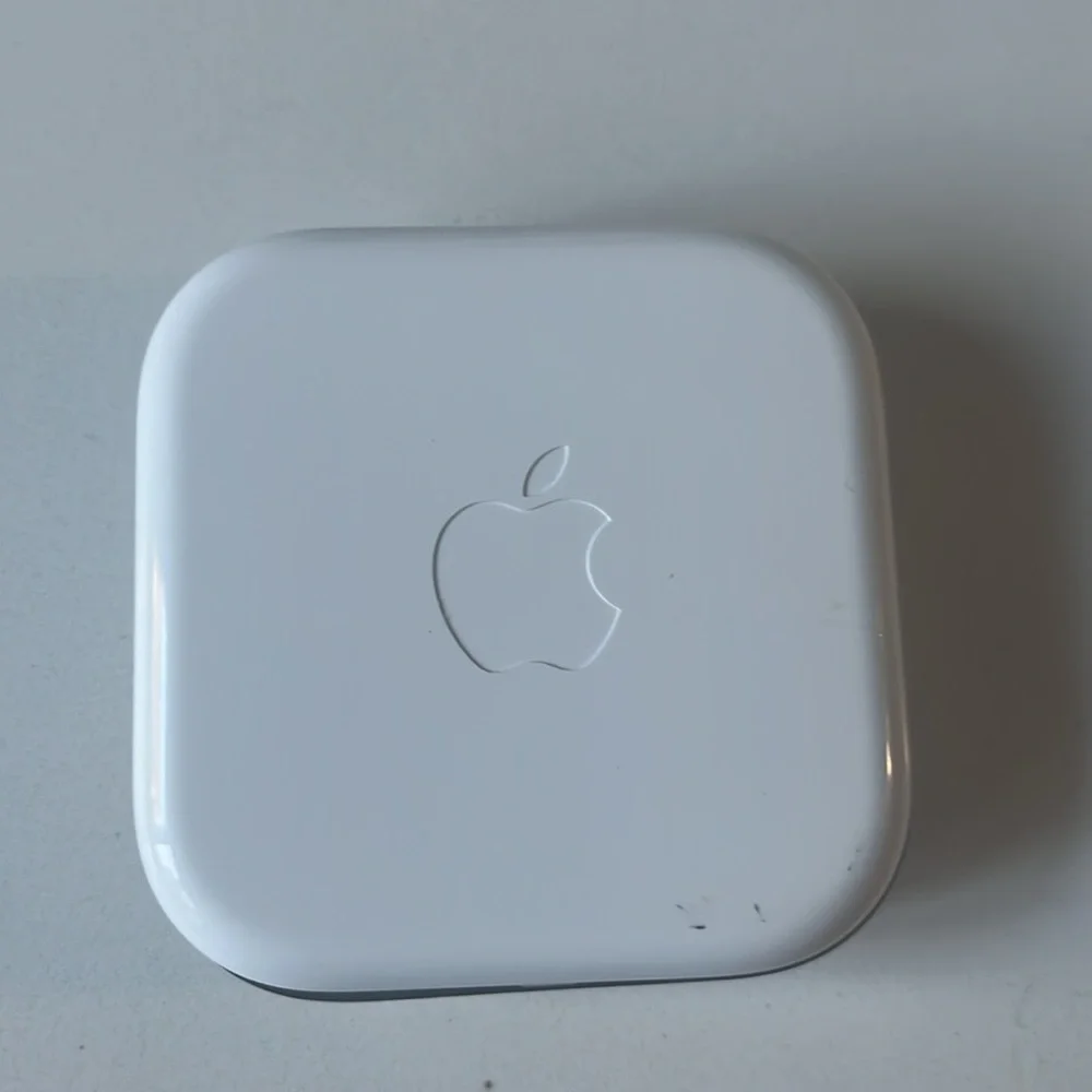 🍎 New in packaging Apple earbuds